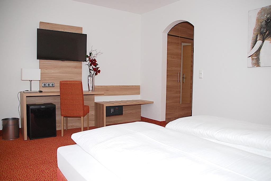 Hotel Isartaler Hof Вольфратсгаузен Номер фото